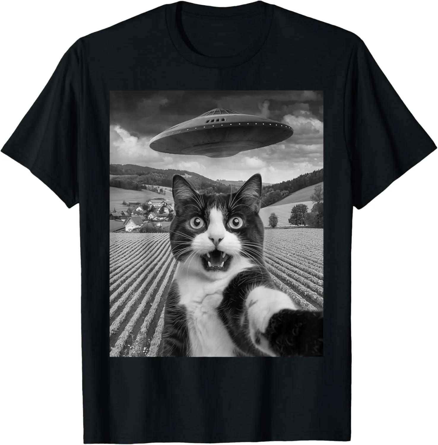 Cat Selfie With Alien UFO Funny Cat Gifts For Men Women Kid T-Shirt